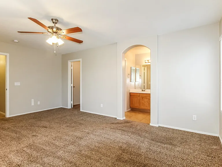 11005 W Frier Dr — Photo 9