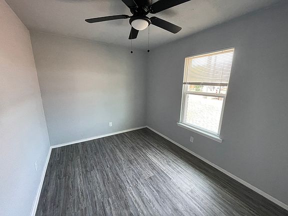 3rd image of 5135 W Commerce St #4