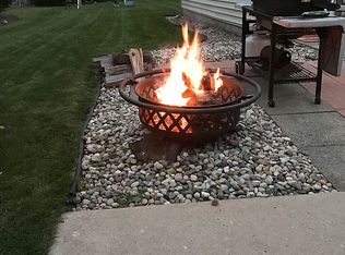829 Panorama Dr, Milford, MI 48381