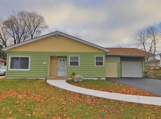 4301 Pinecrest Rd, Rockford, IL 61107