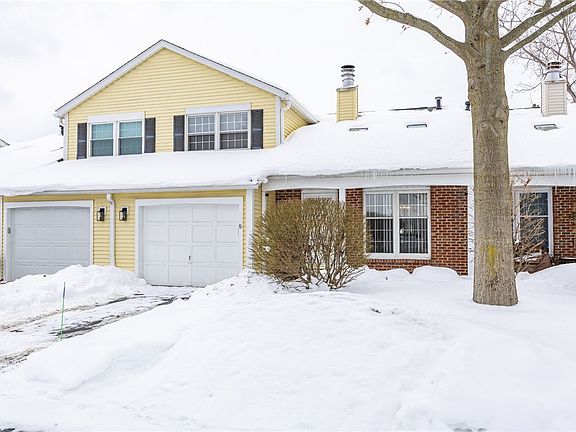 2nd image of 7 Old Pine Ln