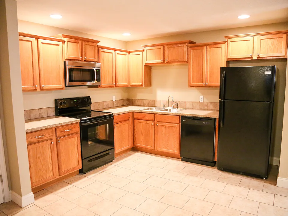 Unit B - kitchen