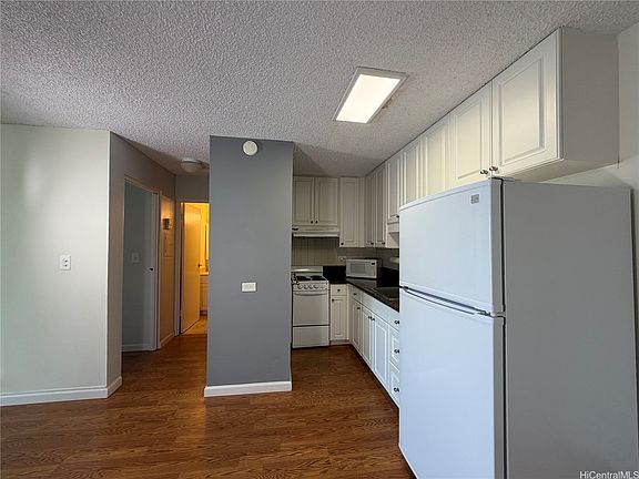 4th image of 2637 Kuilei St APT A53