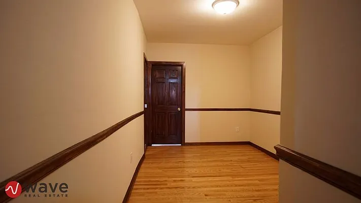 Rented by Wave Real Estate Group | media 11