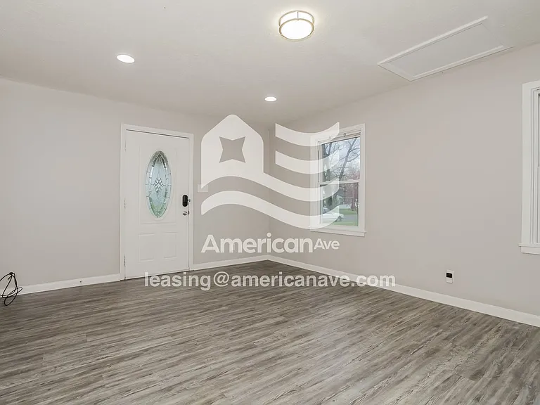 832725_003_living_room_13680788.jpg
