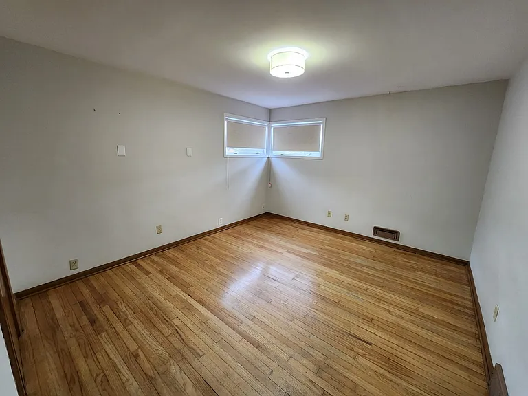 2536 Claver Rd — Photo 10