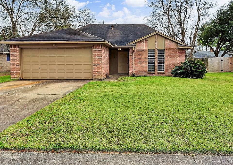1st image of 21219 Park Mount Dr