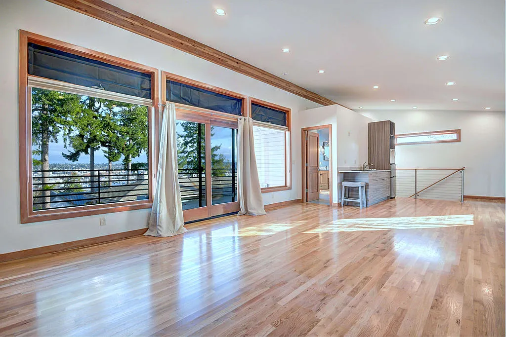 Studio, 700 sqft, $1,800 — Photo 3