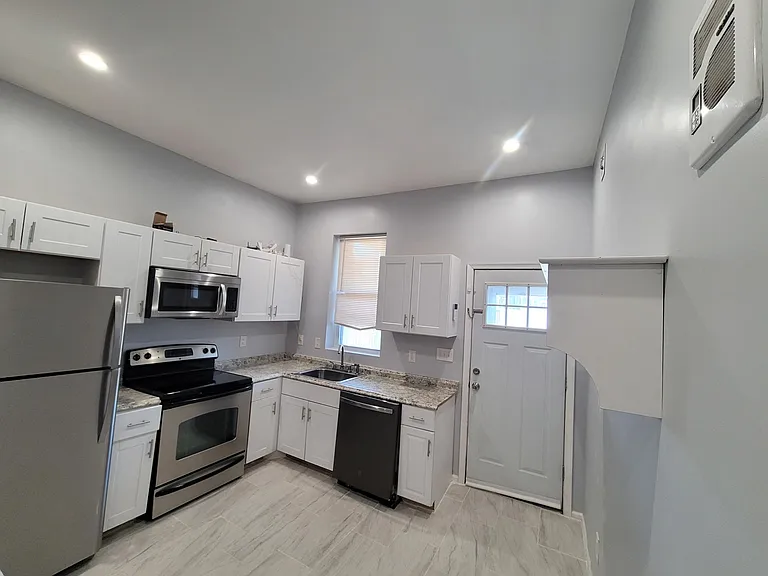 2635 N Calvert St #1 — Photo 2