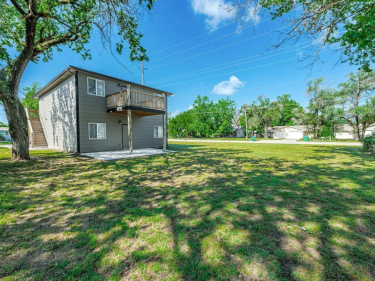5588 W Elm St — Photo 12