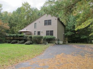 83 Robbins Rd, Middletown, NY 10940