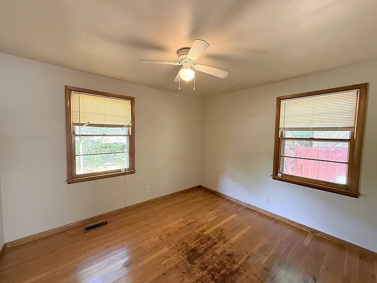 3811 Lakeview Dr NW — Photo 19