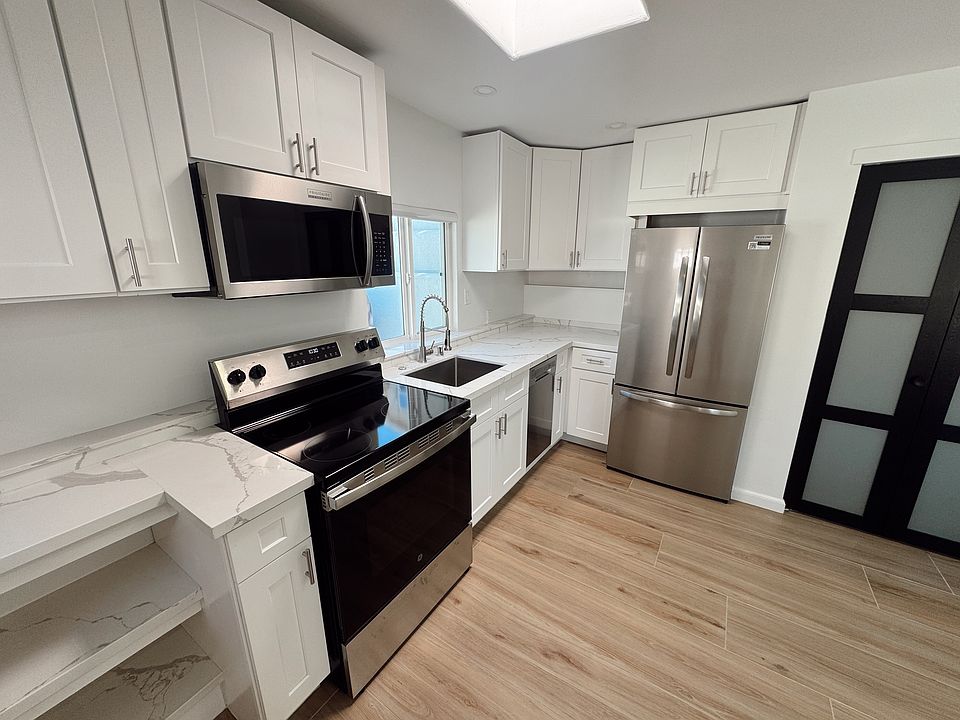 Brand new appliances with dishwasher