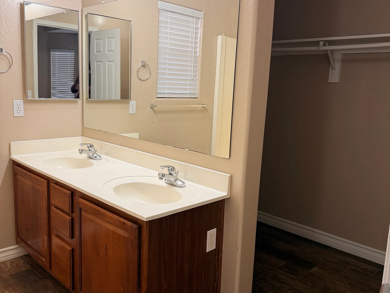 4 bed, 1527 sqft, $2,600 — Photo 2