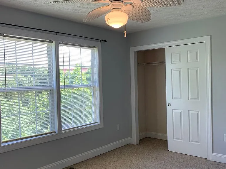 435 Oak Tree Blvd NW — Photo 16