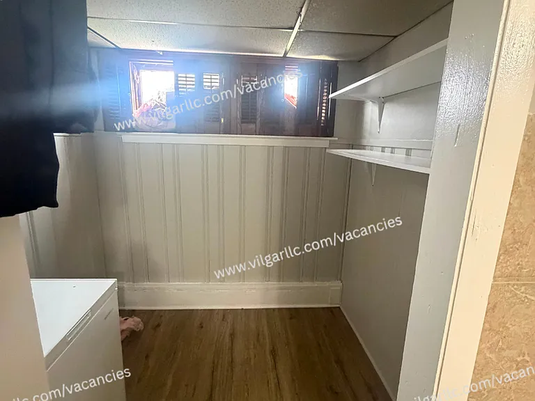 4856 Magoun Ave — Photo 11