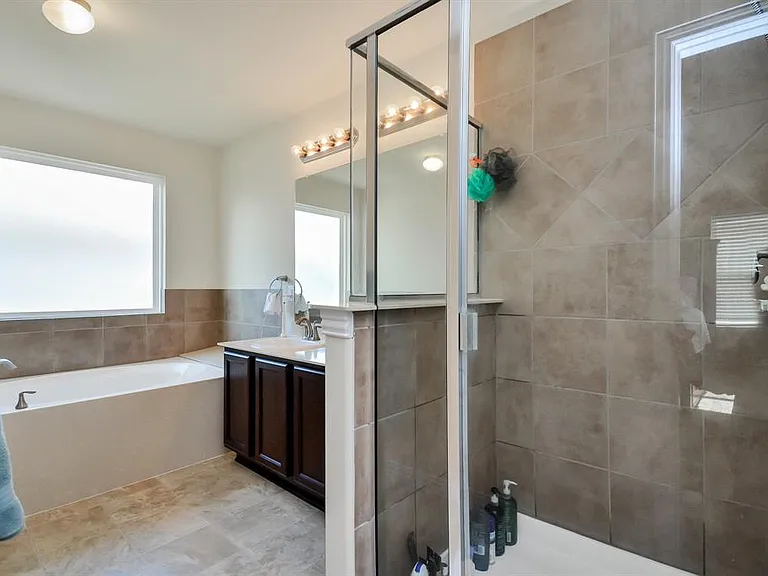 11429 Champions Green Dr — Photo 32