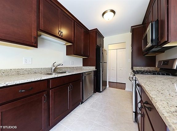 3rd image of 6661 Foxtree Ave