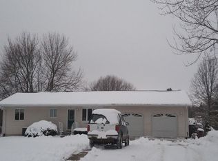 2764 Centerview Rd, Muscatine, IA 52761