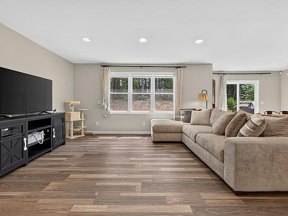 4th image of 192 Lonesome Dove Dr