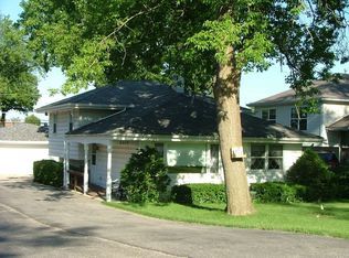 4015 N Lincoln St, Westmont, IL 60559