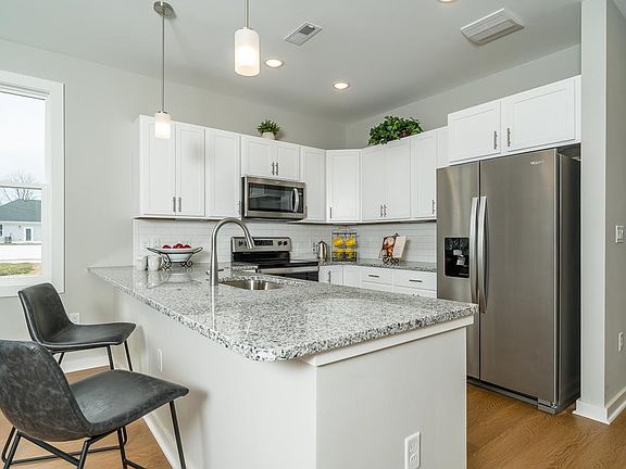 5th image of 1524 Crownpoint Dr