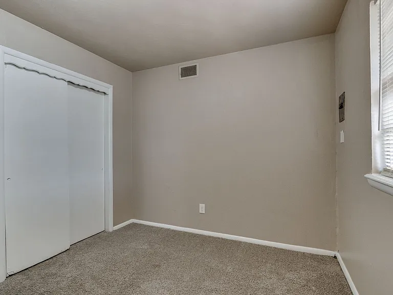 3005 SW 52nd Pl — Photo 24