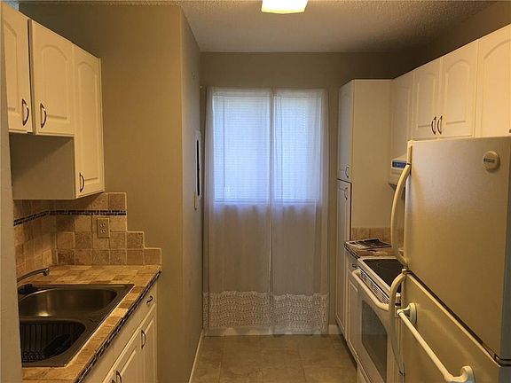 5th image of 5749 Deer Run Dr #1I