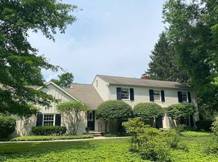 32675 Woodsdale Ln, Solon, OH 44139