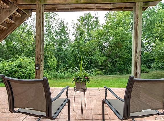 2nd image of 3561 Lexington Dr #1