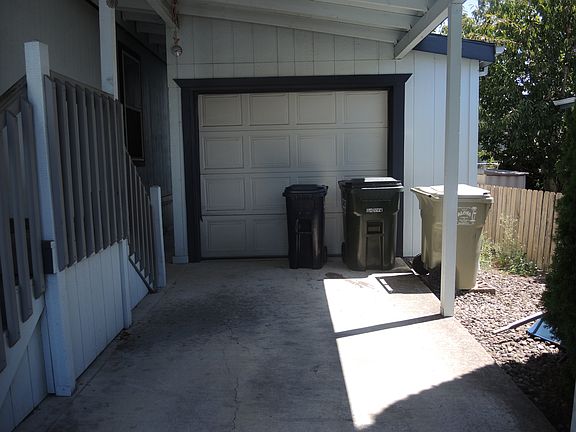 2nd image of 8300 NE Quatama St