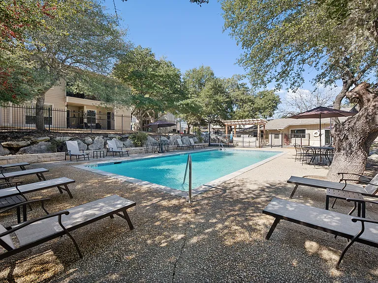 Crosspoint Oaks at Boerne — Photo 29