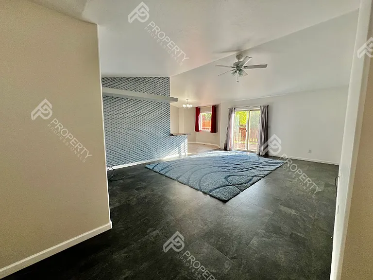 358 Grullo Ln — Photo 2