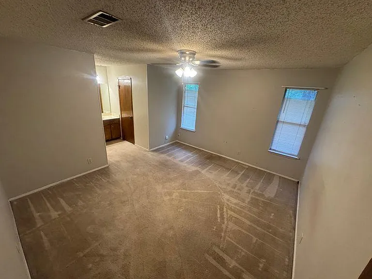 800 E Central Dr — Photo 6