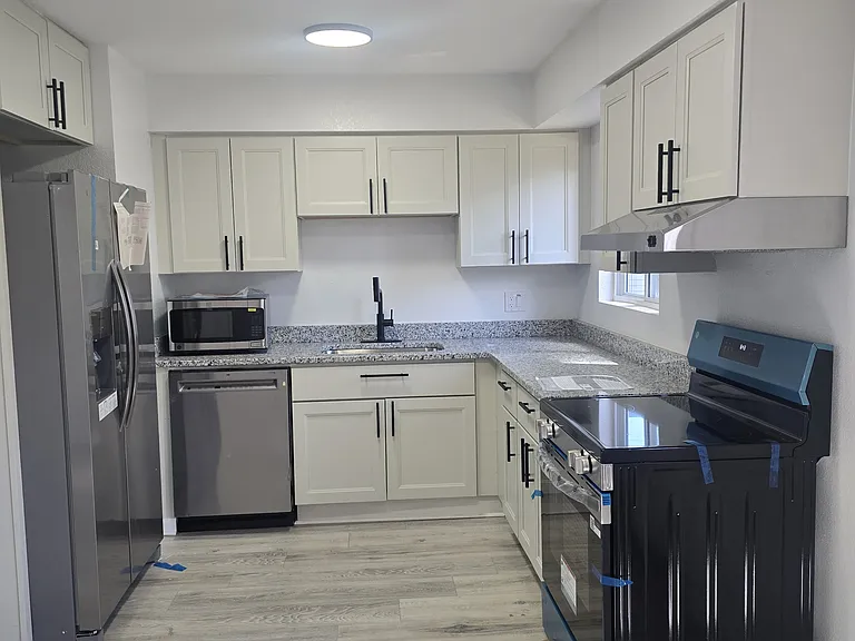 1203 Baskerville Ln — Photo 21