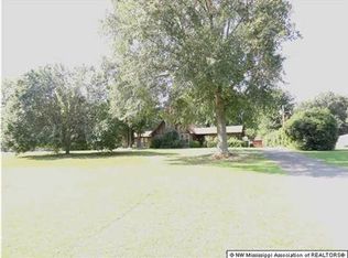 5660 Goodman Rd, Walls, MS 38680