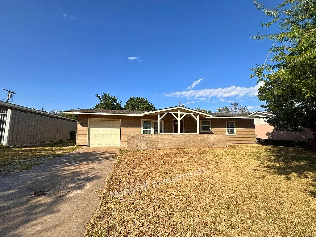 3 bed, 1.5 bath, 1000 sqft, $975 — Photo 1