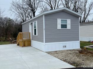 12 Kris Dr, Bloomington, IL 61704