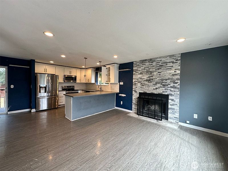 5th image of 26901 35th Ave S