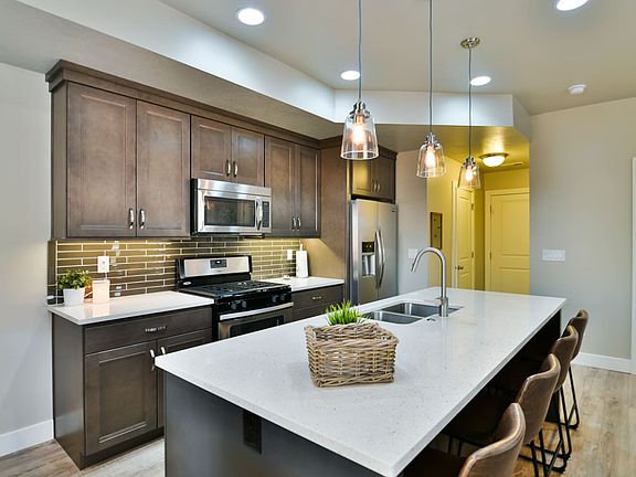 2nd image of 3863 S Lemmon Ln