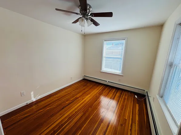 27 1st St Floor 1, Glen Cove, NY 11542