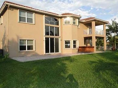 3rd image of 1406 NW 164th Ter