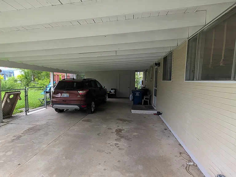 2734 Hampshire Rd — Photo 3