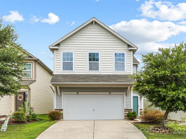 5223 Crystal Lakes Dr, Rock Hill, SC 29732