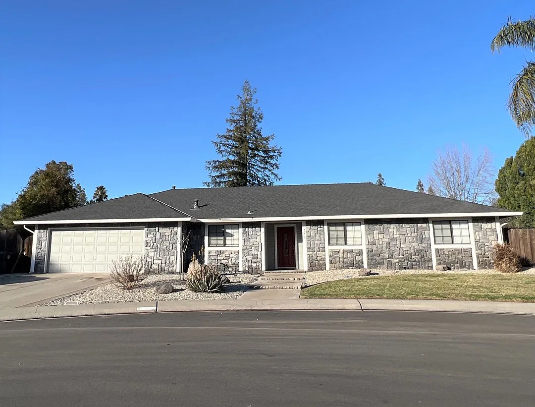 335 Rose Bud Ct photo 1