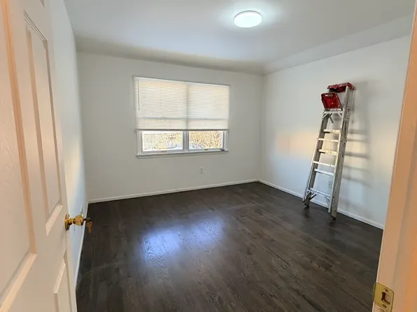 225 Bradley Ave APT 2, Staten Island, NY 10314