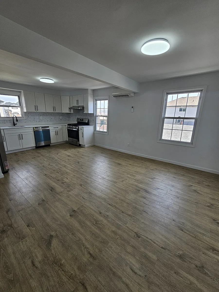 Building Photo - 4229 Richmond Ave #2