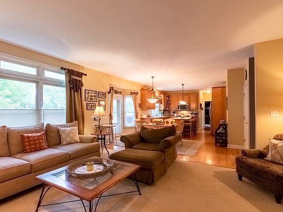 5th image of 1103 Schiedler Dr