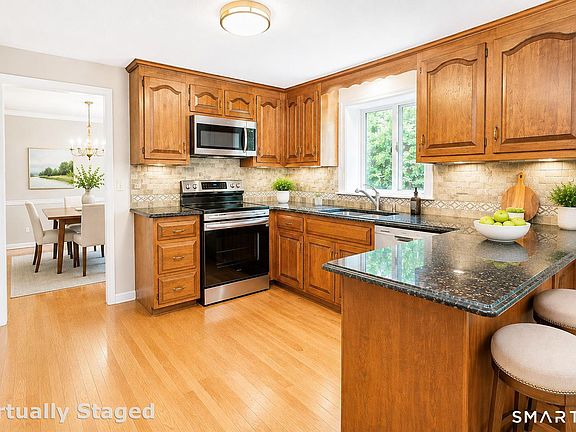 3rd image of 35 Briar Hill Road