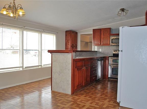 5th image of 208 Miller Dr